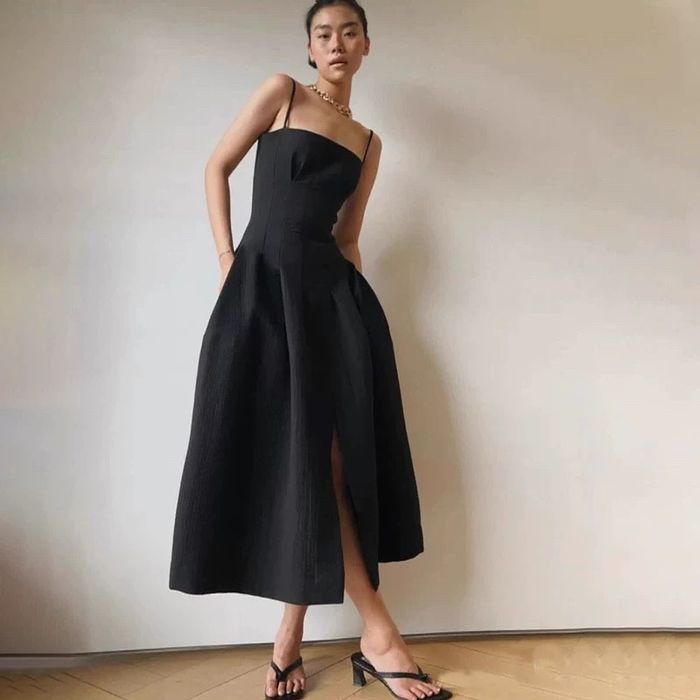 Черное нарядное платье