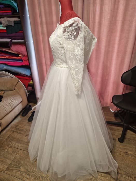 Vand rochie de miresa