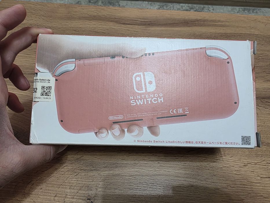 Игровая приставка Nintendo Switch Lite (не прошитая)