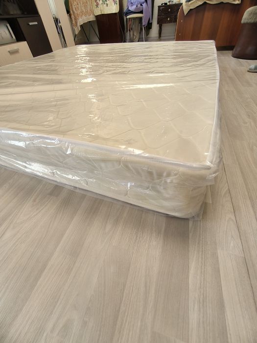 Матрас спальный.