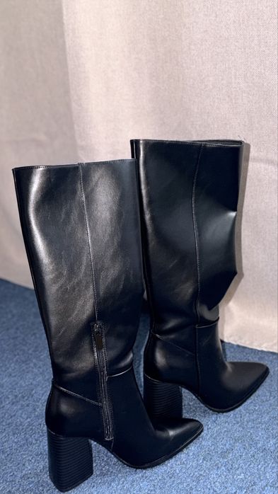 Cizme pana la genunchi Straduvarius