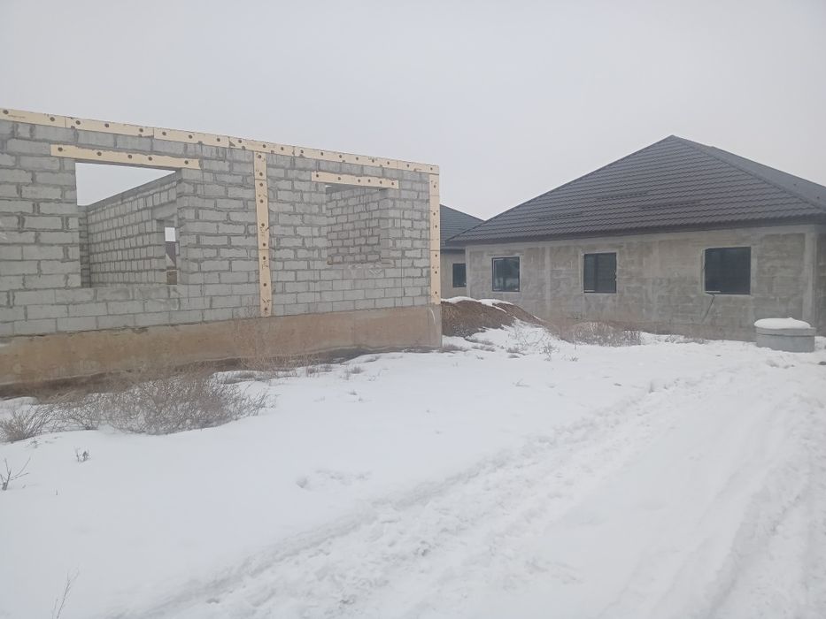 Продам не достройный дом  в казцике