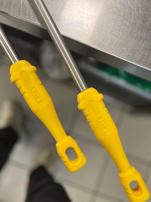 Италианска пица фурна, хладилна мензола и аксесоари.