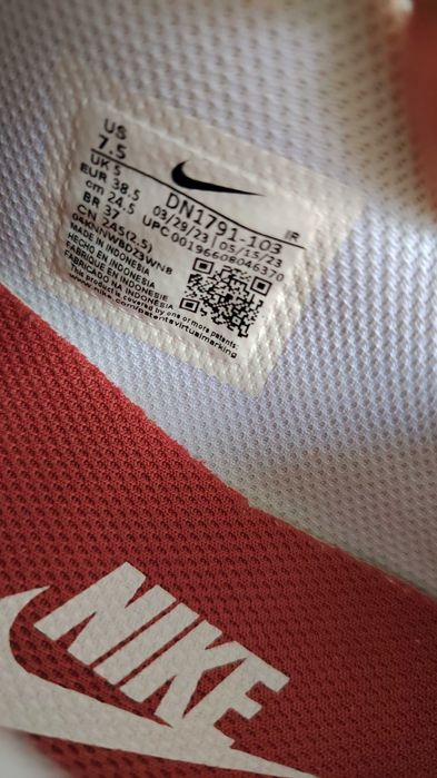 Бели кожени дамски маратонки NIKE CORTEZ размер EUR38