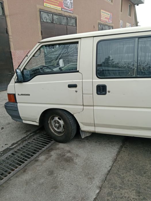 Митсубиси л 300
Обьем 2,0