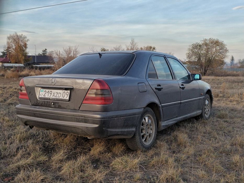 Mercedes Benz C180
