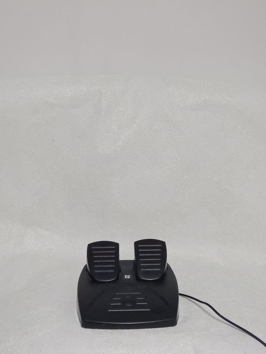 Игровой руль Defender. Срочно! Торг бар