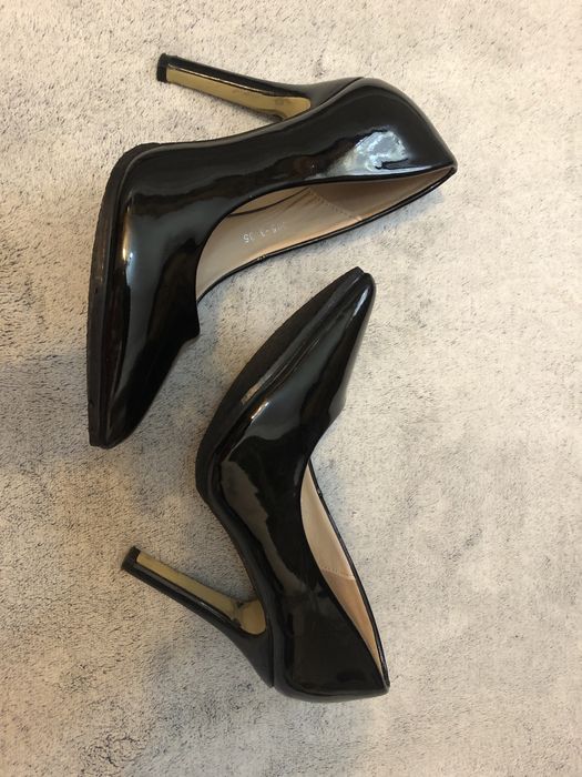 Vand pantofi stiletto