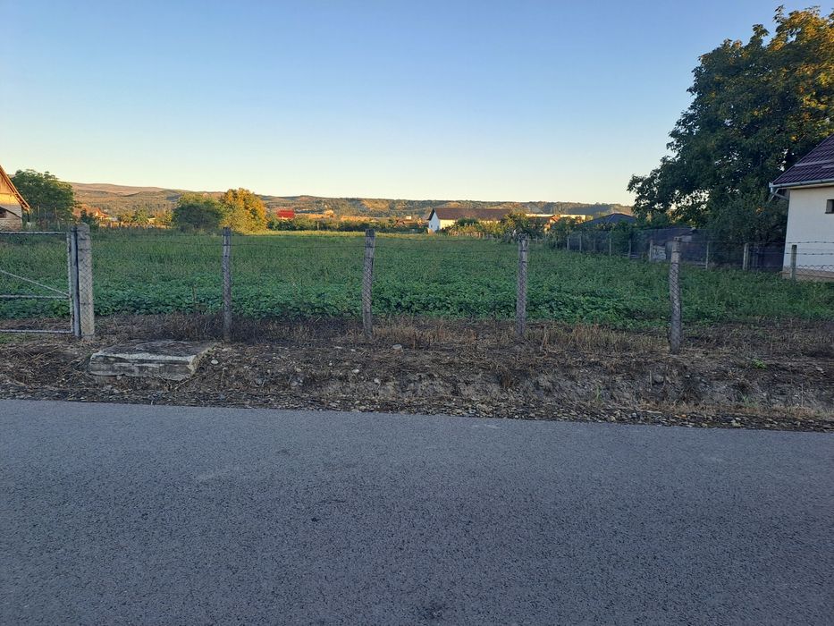 Vànd teren intravilan de Lux  Unic,700M2