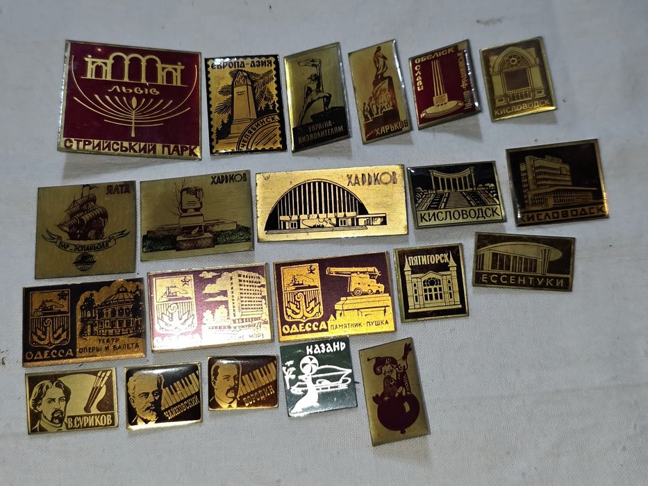 Коллекция значков На разные темы Цена за все значки