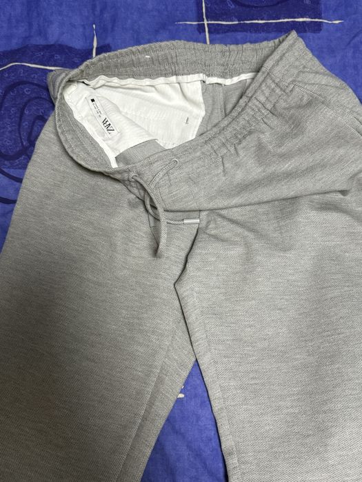 Pantaloni gri zara
