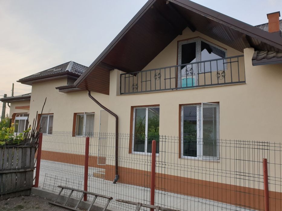 Casă 152mp+2000 mp cu gospodărie comuna Vedea sat Fratici