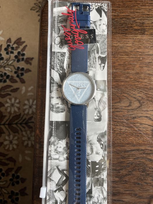 Стилен Часовник Guess