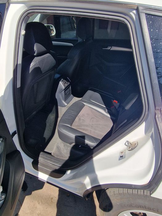 Audi q 5 an 2013 .