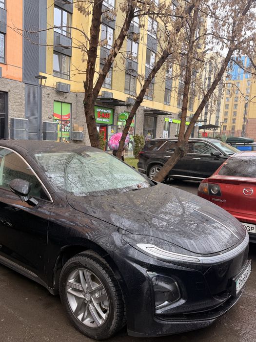 Hongqi E-QM5, 2025 года, рестайлинг