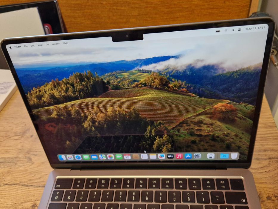 MacBook Air  Liquid Retina 512GB SSD  8GB Ram  Aspect Nou Baterie 100%