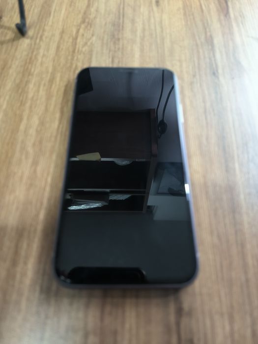 Продам iphone 11 айфон
