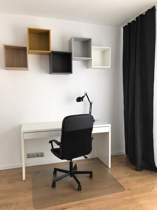 Apartament 3 camere, str Bucuresti, vis-a-vis de blocul Spray