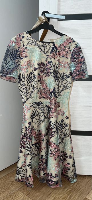 Продаются платья все с ЛИЧИ