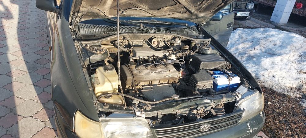 Продам Тойота Карина е