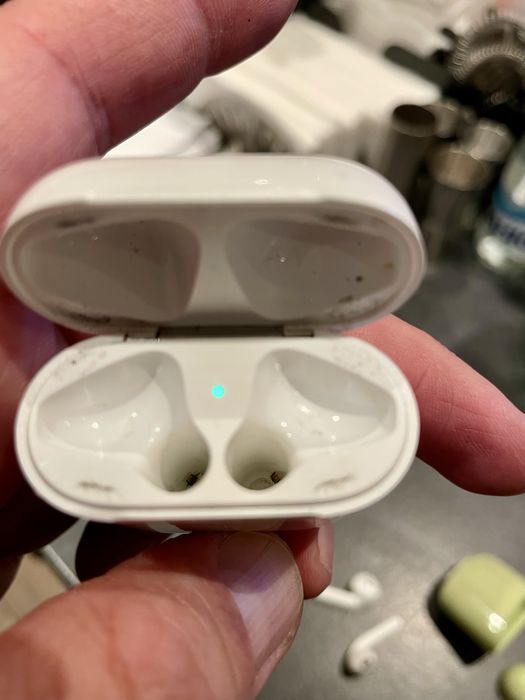 Air Pods 1-слушалки(слаба батерия)