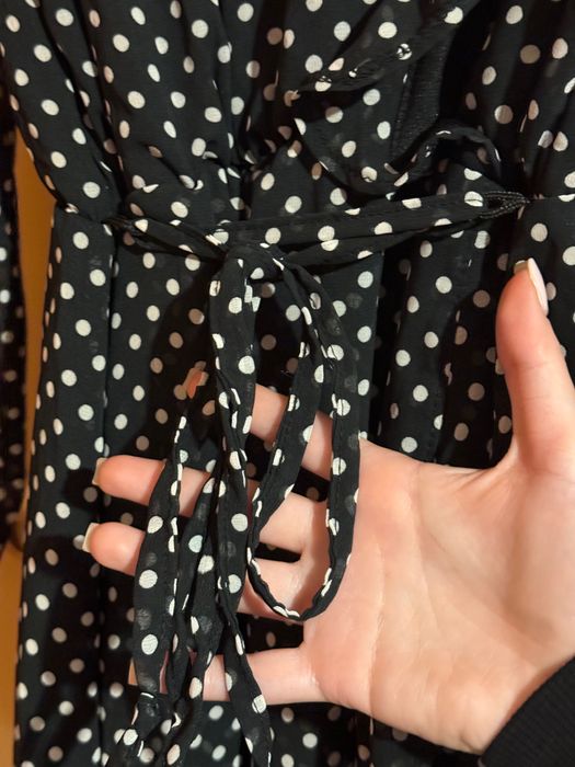 Черна рокля на точки