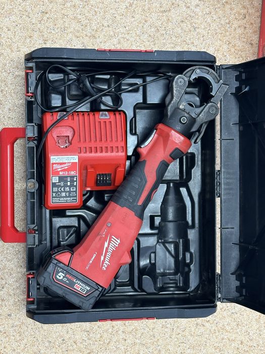 Presa sertizat cabluri hidraulica Milwaukee ONE HCCT60 + bacuri