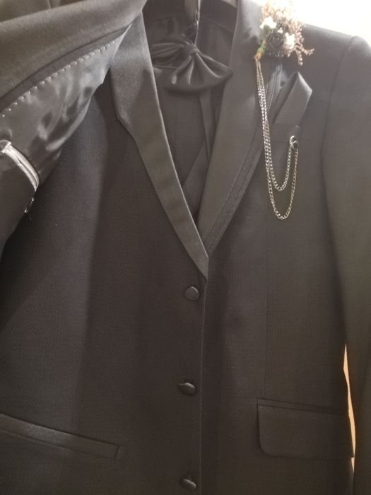 абитуриентски костюм мъжки