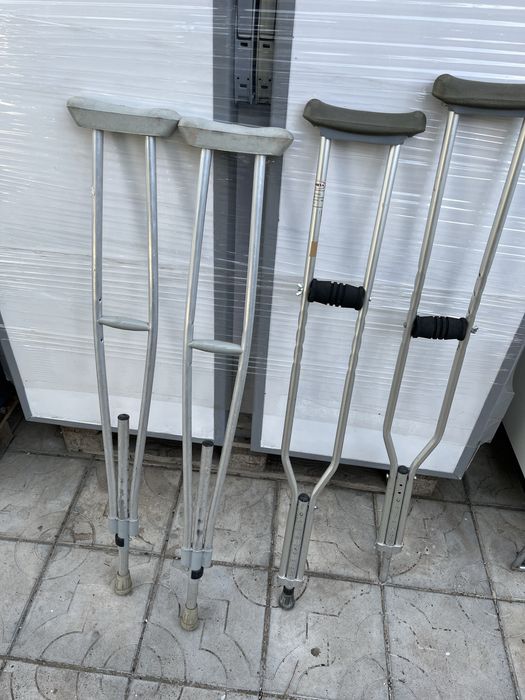 Инвалидни проходилки патерици