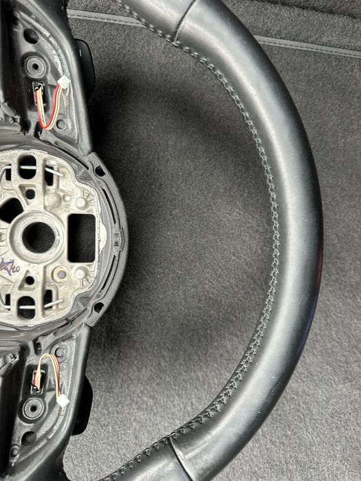 Vând volan audi a8 d4 cu încălzire!!