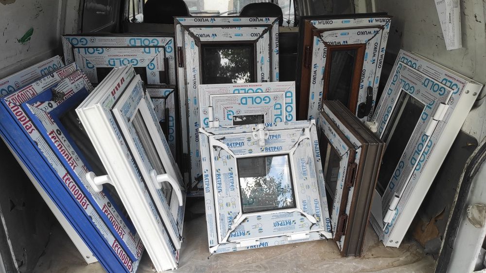 Окошко 39 * 39 см.