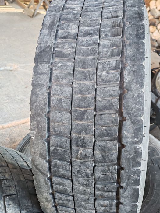 Vând 4 cauciucuri Dunlop stare buna .