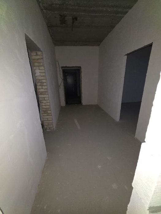 Срочно 2 хонали 77м2 квартира сотилади.