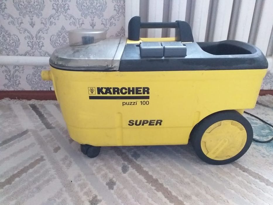 Продам профессиональное моющий пылесос KARCHER PUZZI  100