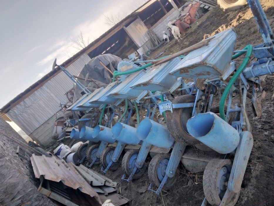 Vând semanatoare spc 6 cu fertilizare