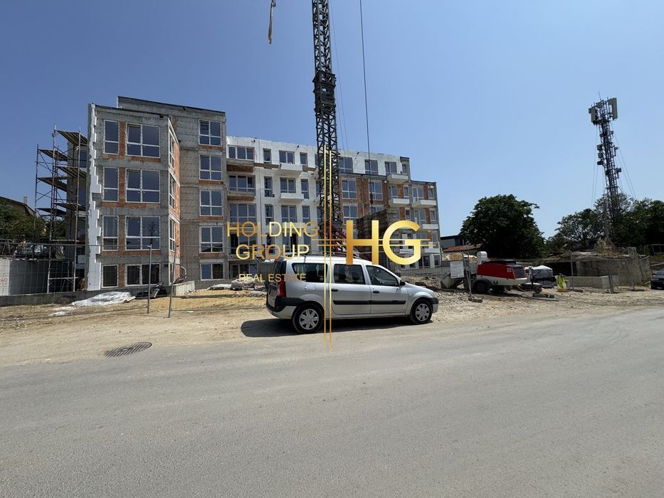 Двустаен пред акт 15  до главен път в началото на Пчелина до Буквите