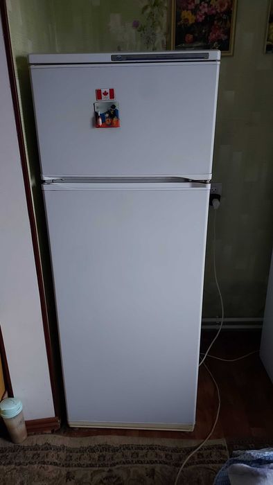 Холодильник " Atlant " продам