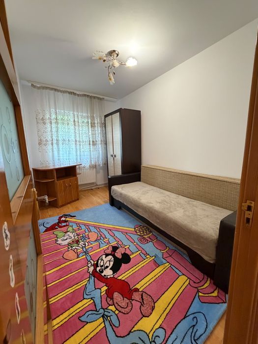 Apartament 3 camere de inchiriat