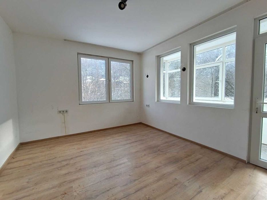 Продава се Тристаен апартамент в Велико Търново, Асенов - 90 кв.м за 566 €/кв.м - Снимка #2