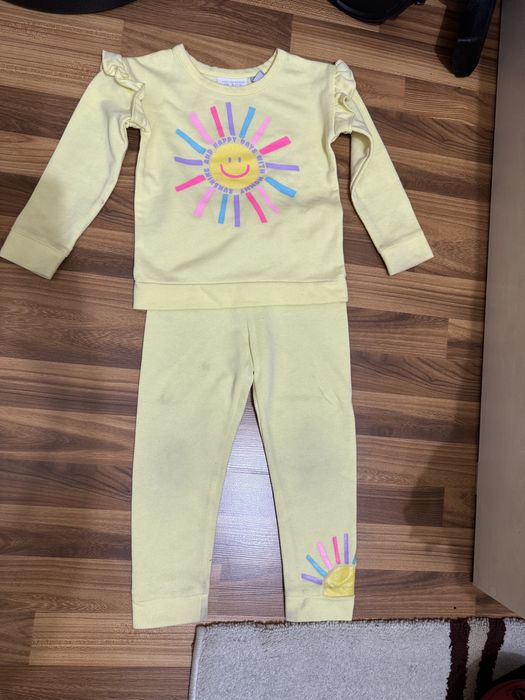 Теплый костюм на девочку 4-5 лет