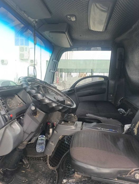 Isuzu yuk avtomashinasi srochno sotiladi