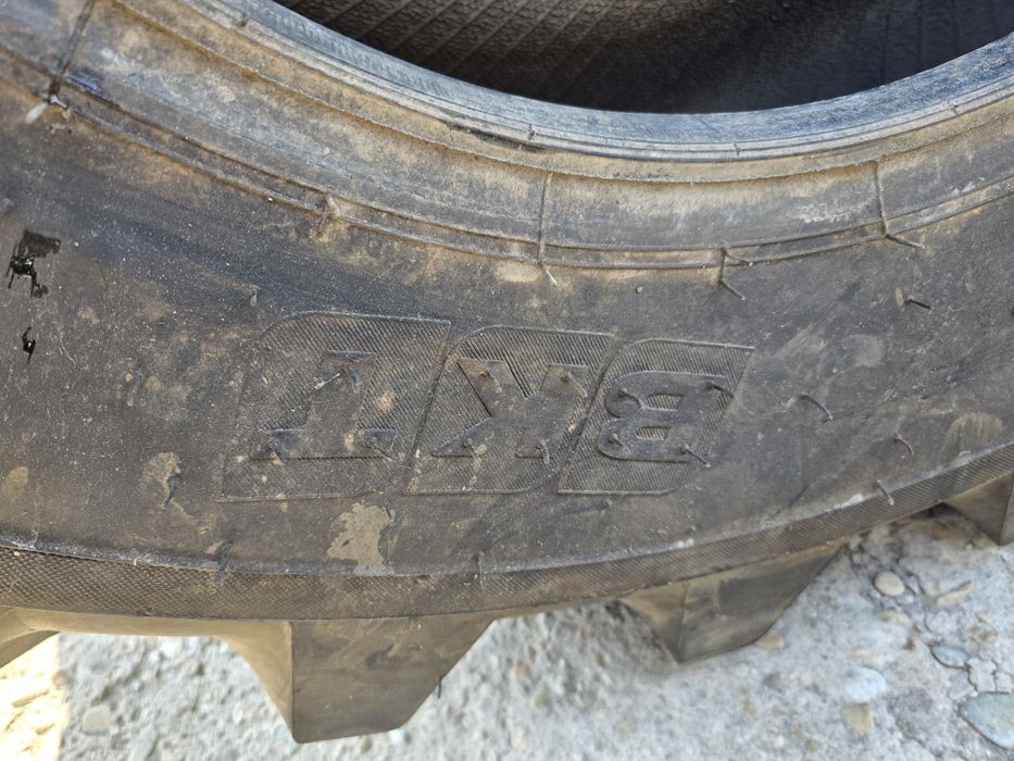 Anvelope 400-80r24 sau 15.5-80r24 BKT