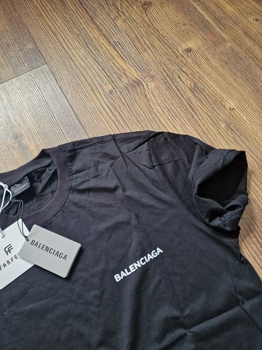 Страхотна мъжка тениска Баленсиага размер 2XL / XL