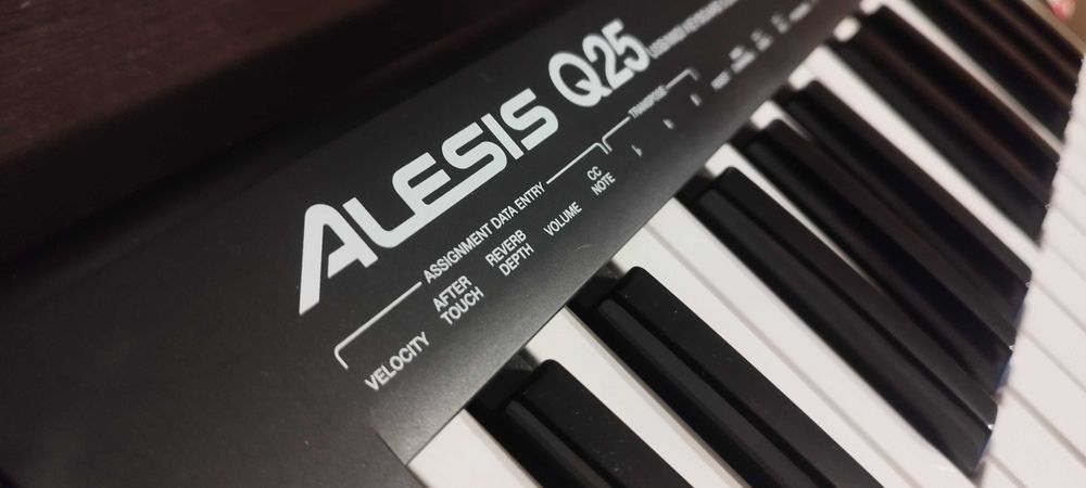 midi kaybord Q25