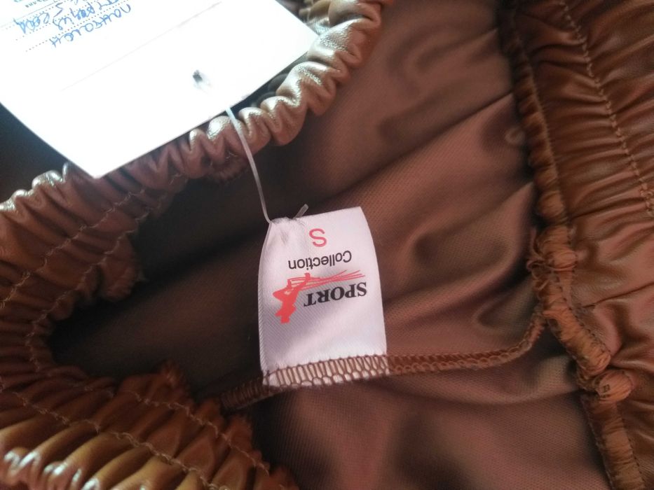 Нови кожени къси панталонки, размер С