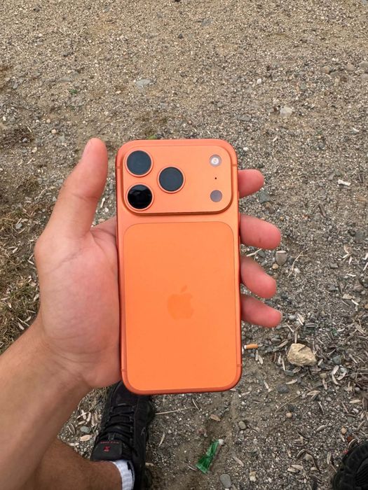 Iphone 17 pro , vând sau schimb