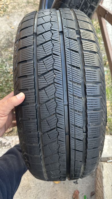 Зимний шины 225/50R17