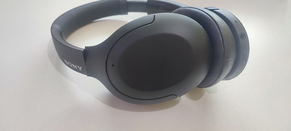 Продам наушники сони (sony)