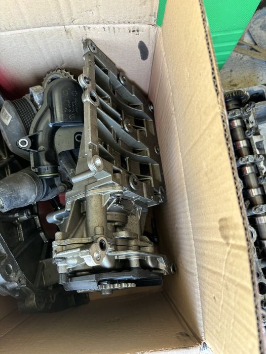Chiuloasa bmw N47 2.0d baie ulei pompa galerie