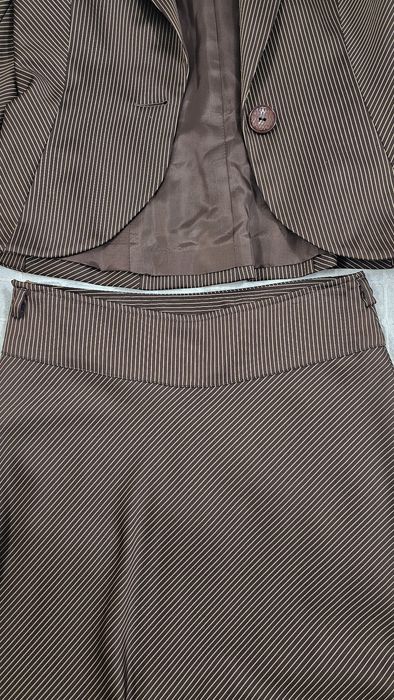 Costum damă maro lucios 38